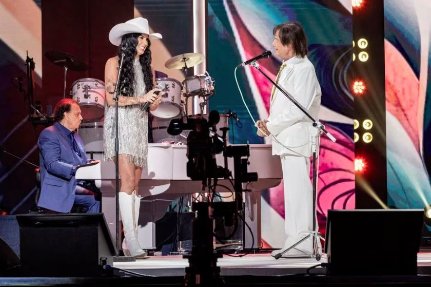 Roberto Carlos cantou com Ana Castela, a cantora do momento