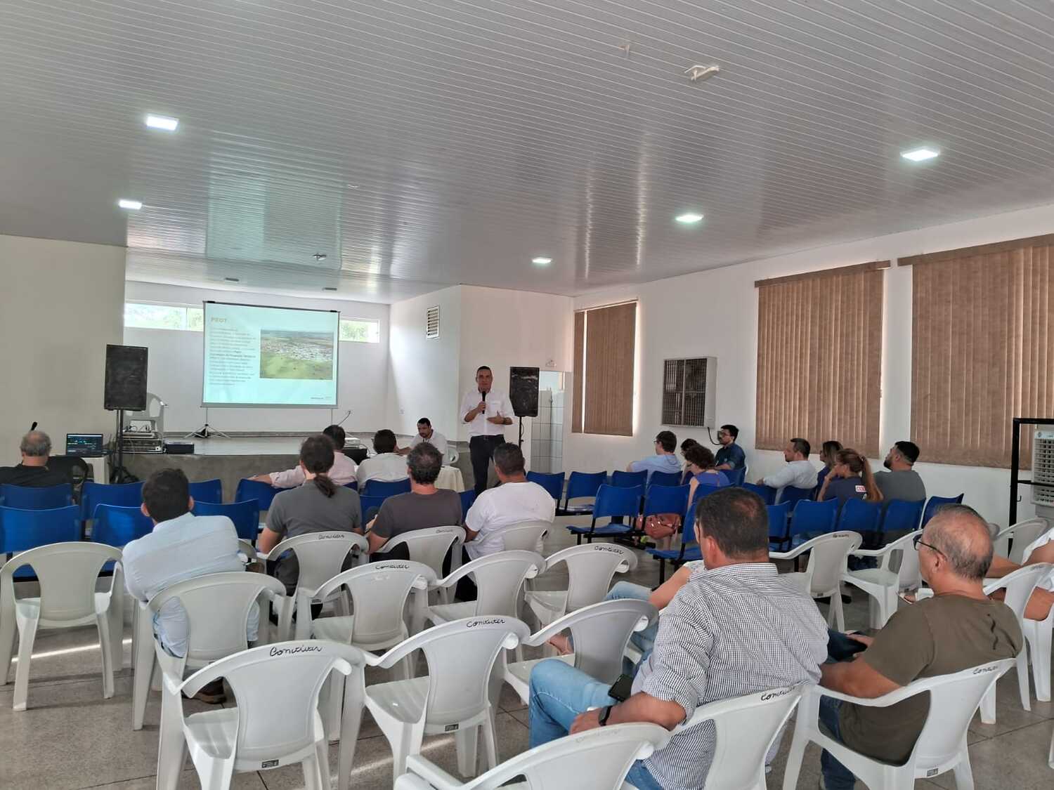 As reuniões foram com lideranças da sociedade civil e representantes da Prefeitura Municipal e da Câmara de Vereadores de Inocência (MS)