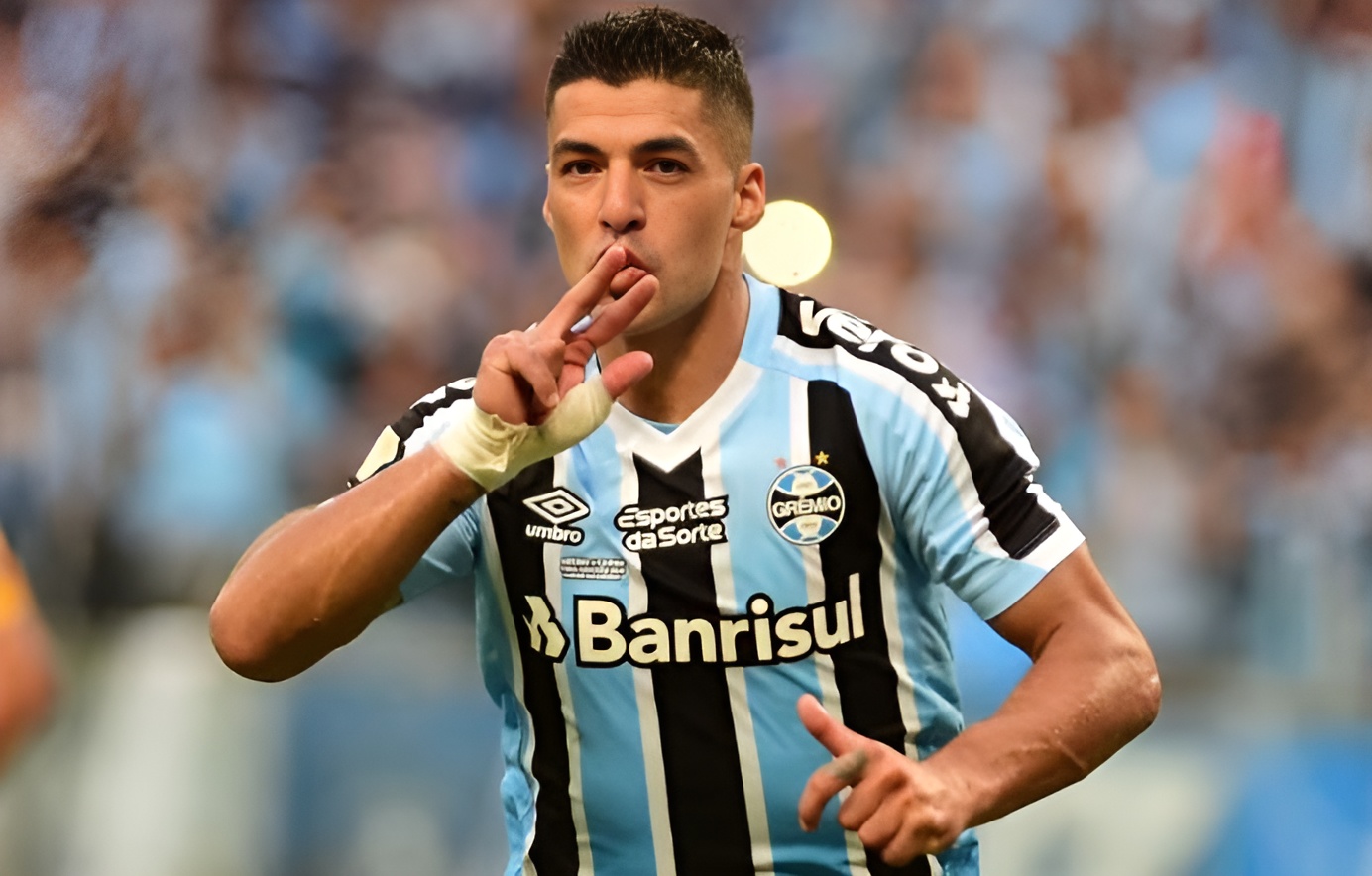 Atacante uruguaio Luis Suárez, do Grêmio, é eleito o craque do Brasileirão