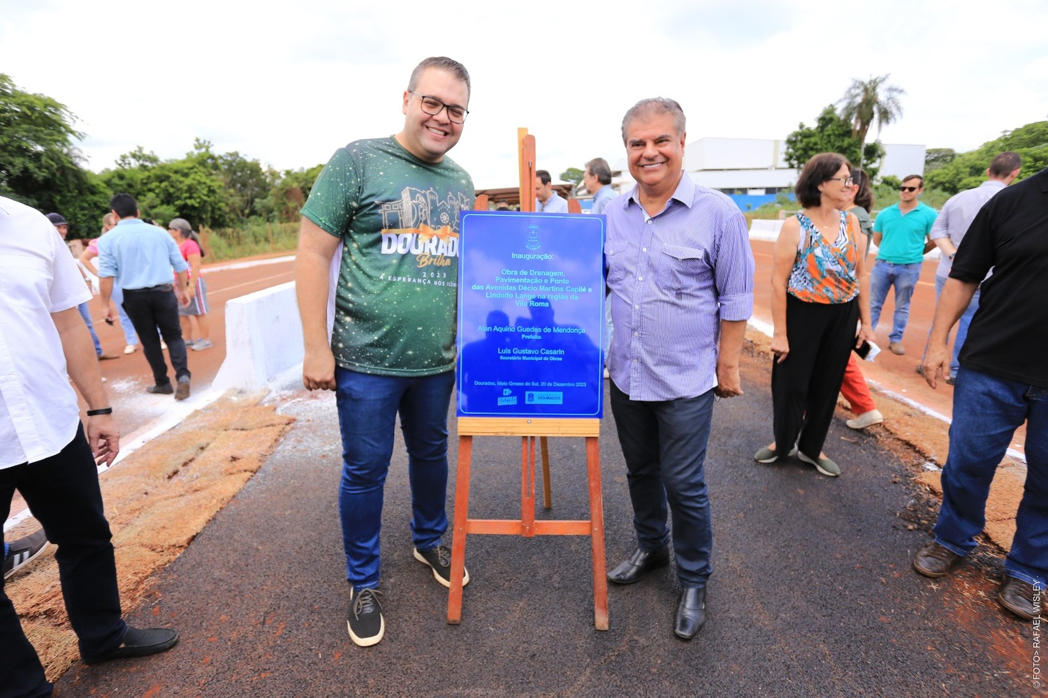 Ao lado do prefeito Alan Guedes, Nelsinho Trad participa da inauguração de obras em Dourados