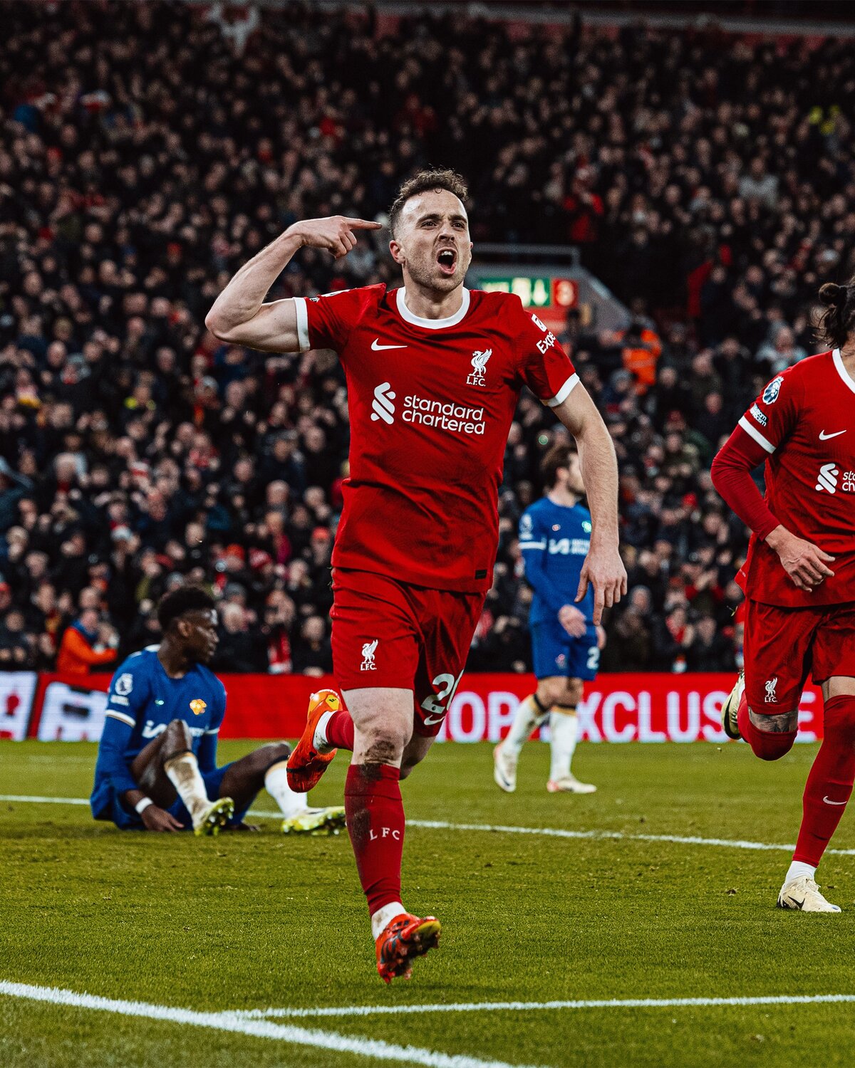 Diogo Jota abriu o placar em Anfield