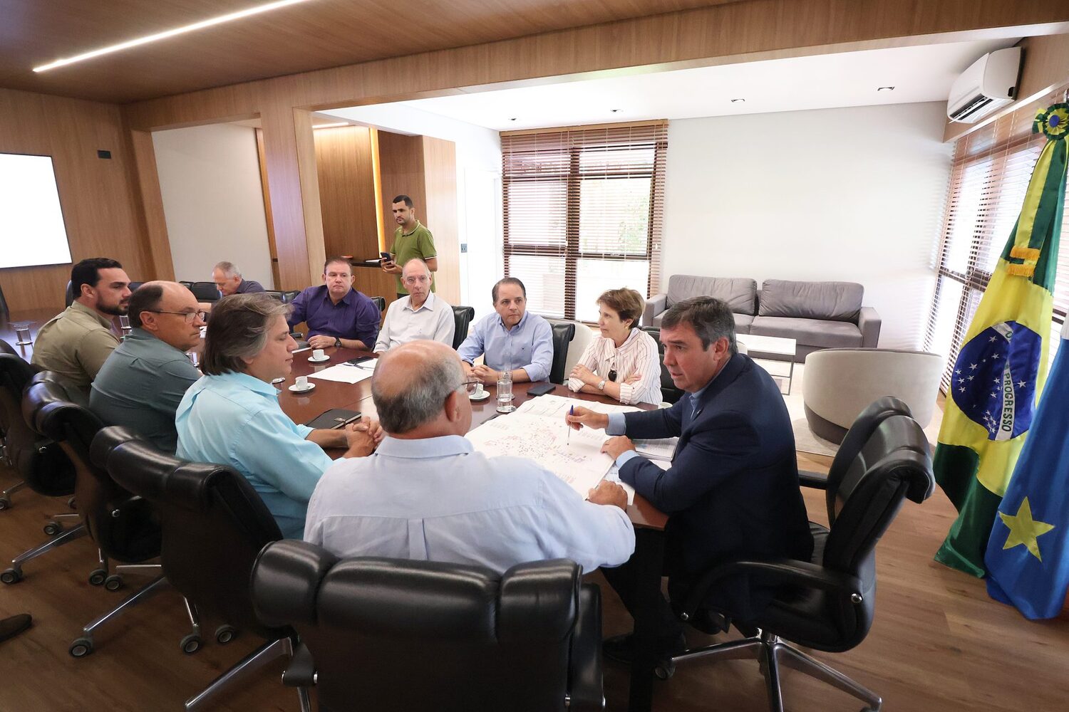 Os secretários,  Hélio Peluffo (Seilog)  Pedro Arlei Caravina (Segov) e Eduardo Rocha (Casa Civil), além da senadora Tereza Cristina, também participaram da reunião