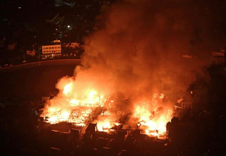 Incêndio ocorreu em consequência do terremoto em Wajima, província de Ishikawa.