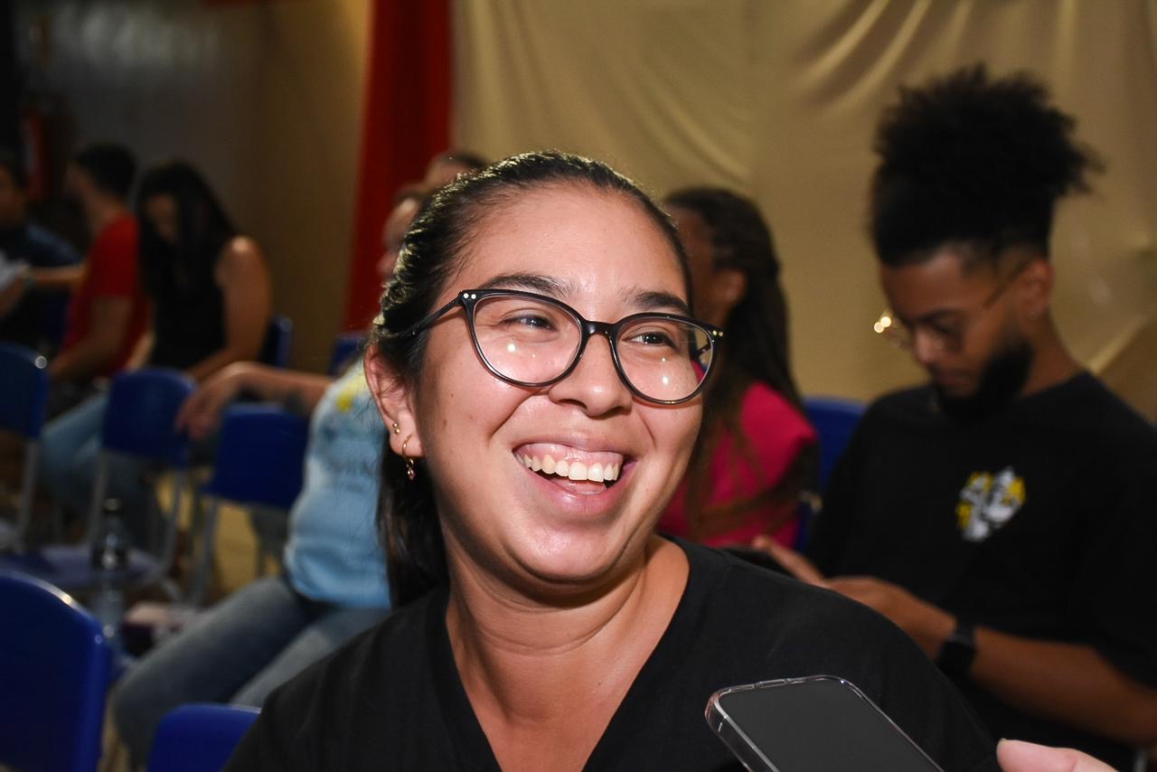 Jéssica Thayane Gimenez, professora de ballet clássico