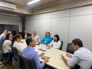 Reunião estre os representantes ocorreu nesta terça-feira (24)