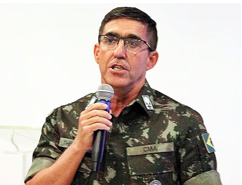 O ex-chefe do Comando de Operações Terrestres do Exército (Coter) general Estevam Theóphilo, um dos alvos da operação desta quinta-feira
