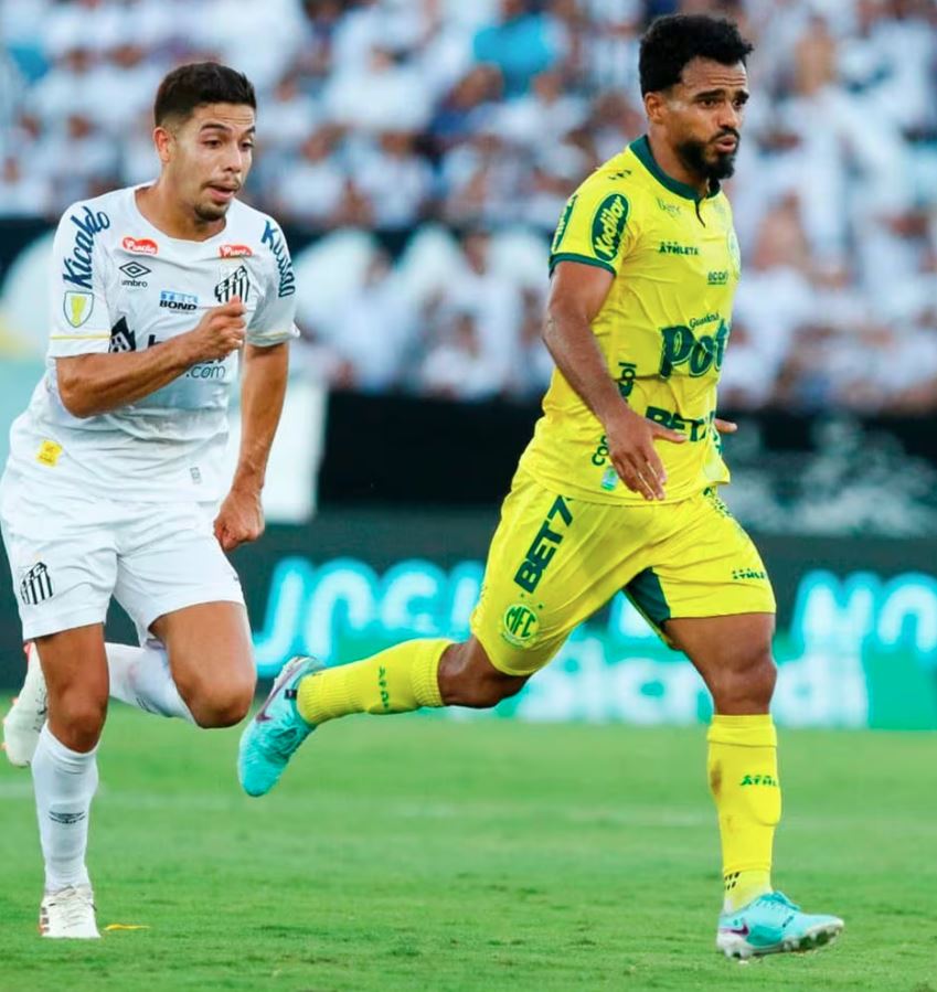 Santos e Mirassol empataram por 2 a 2 neste domingo, no José Maria de Campos Maia