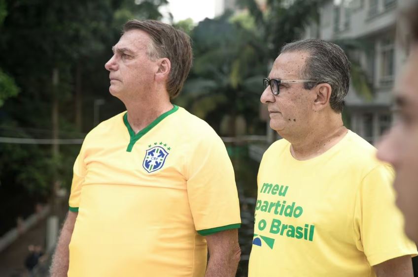 Jair Bolsonaro e Silas Malafaia em ato na Avenida Paulista no último domingo (25)