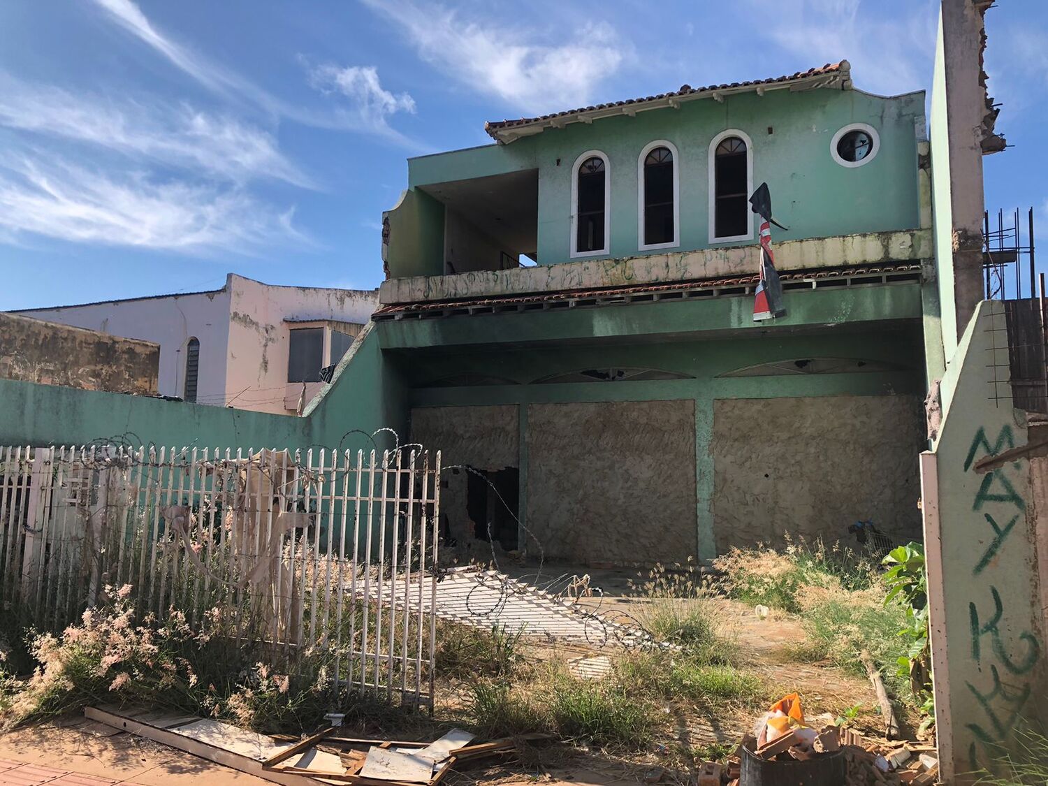Imóvel abandonado em Campo Grande