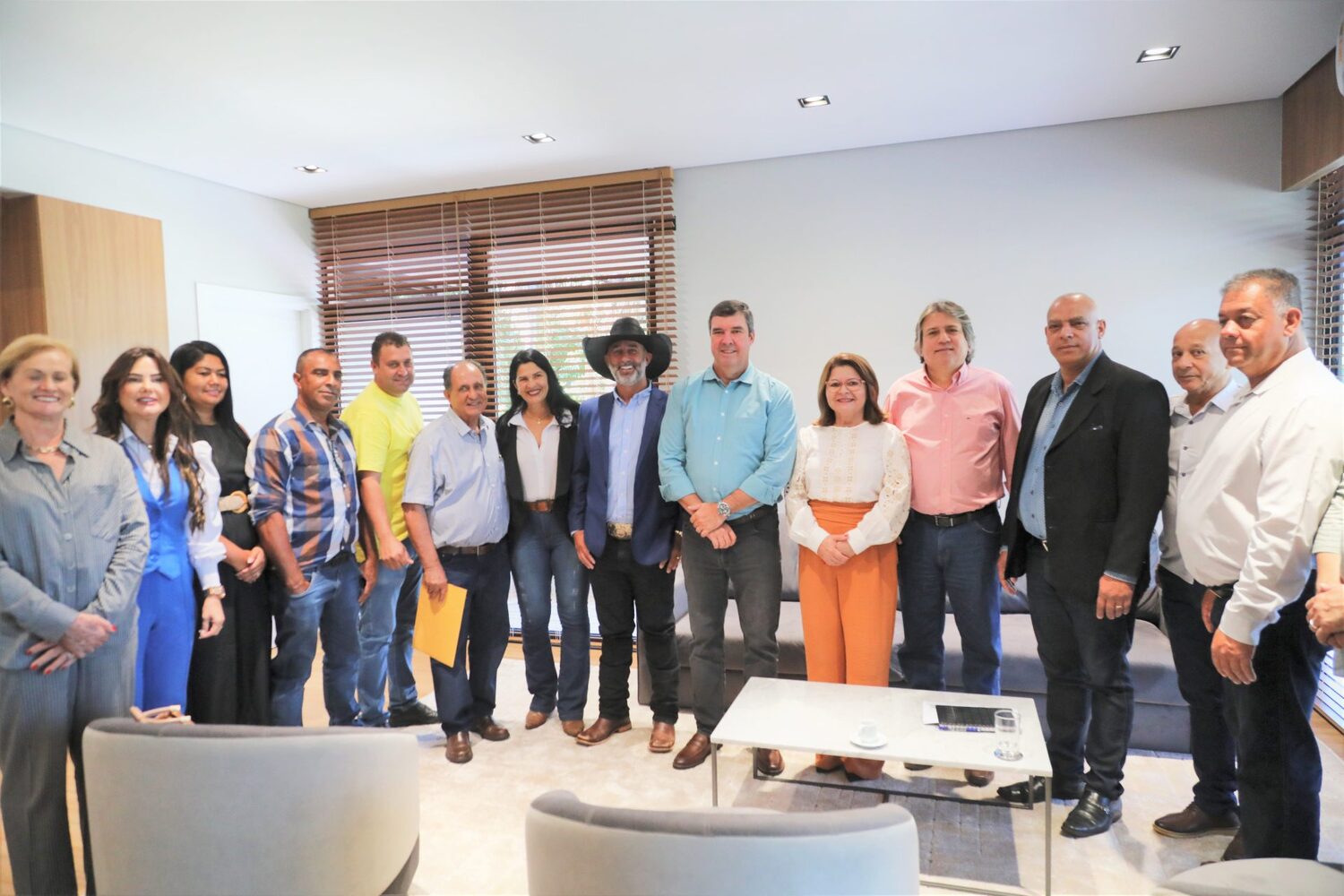 Também participaram da reunião os secretários Eduardo Rocha (Casa Civil) e Hélio Peluffo (Seilog),