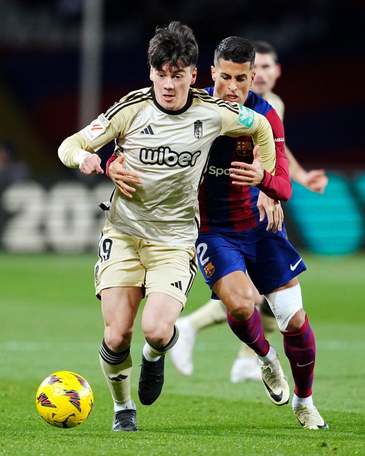 Barcelona e Granada fizeram um jogo de seis gols