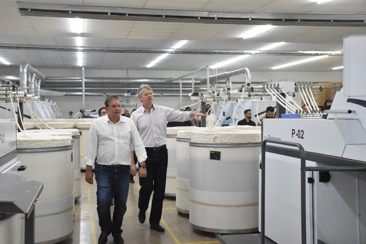 Secretários Jaime Verruck e Eduardo Rocha durante visita a Copasul no ano passado