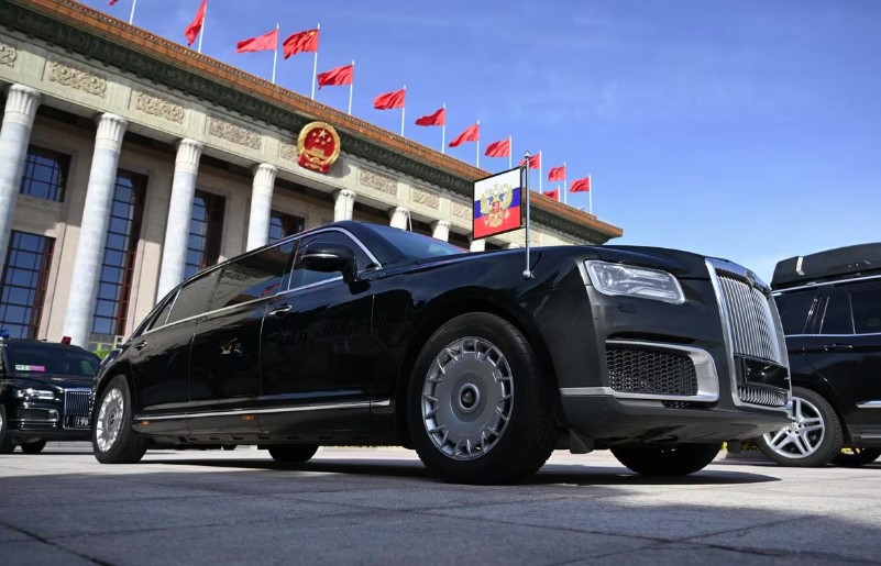 O carro de luxo russo Aurus Senat: limusine foi dada a Kim Jong-un por Putin 