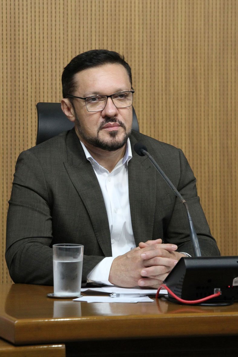 Deputado Lucas de Lima conduziu a audiência pública