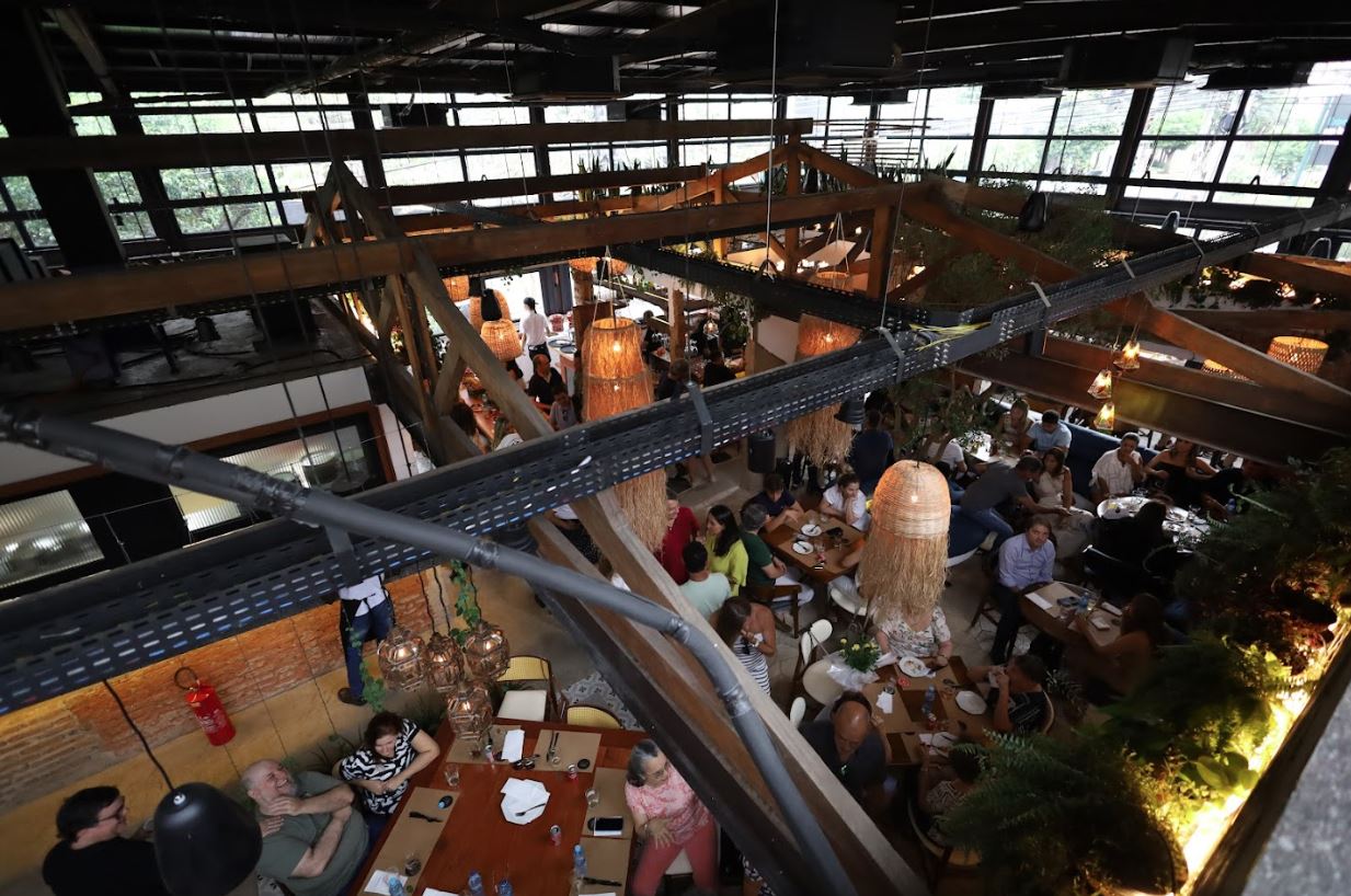Visão mais ampla do restaurante