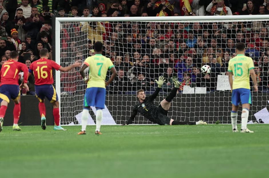 Rodri, de pênalti, colocou a Espanha em vantagem sobre o Brasil em Madri