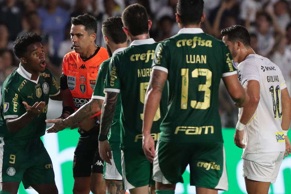 Endrick foi bem marcado e teve atuação apagada no clássico 