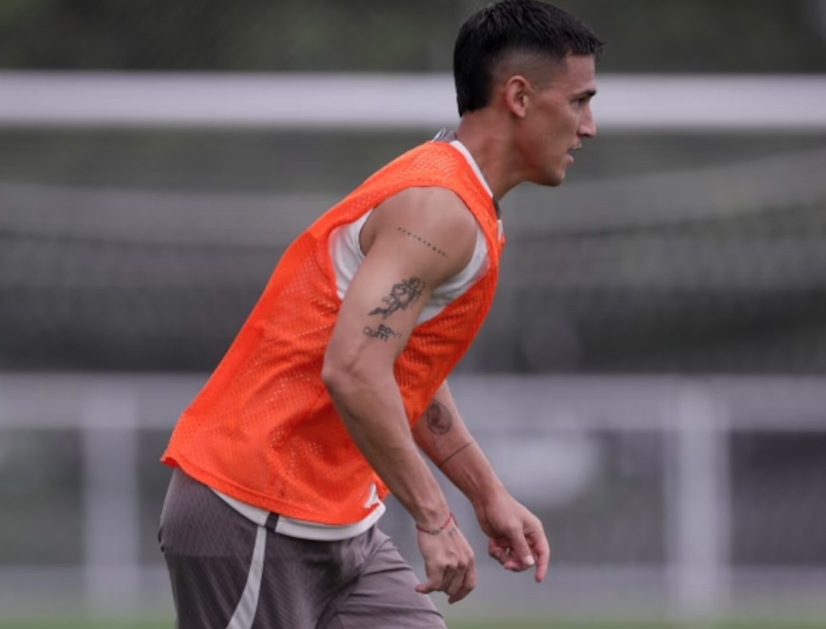 O meia argentino Matías Rojas decidiu deixar o Corinthians.