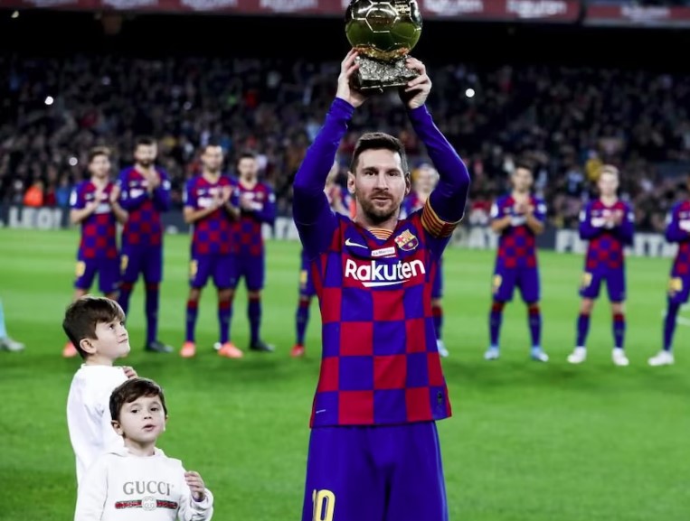 Messi não tem receio em admitir o amor que ainda sente pelo Barcelona e não descarta voltar ao clube catalão. 
