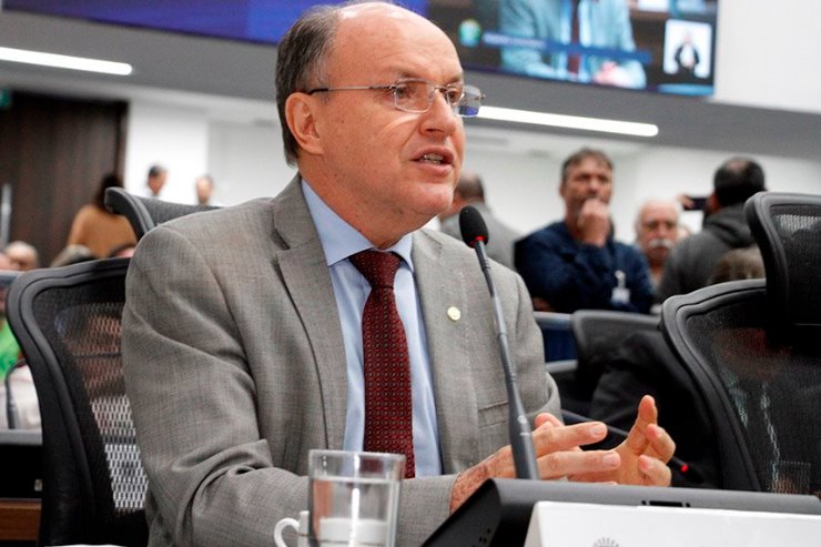 O projeto foi criado pelos deputados Junior Mochi (MDB) e Gerson Claro (PP) e aprovado em maio de 2024.