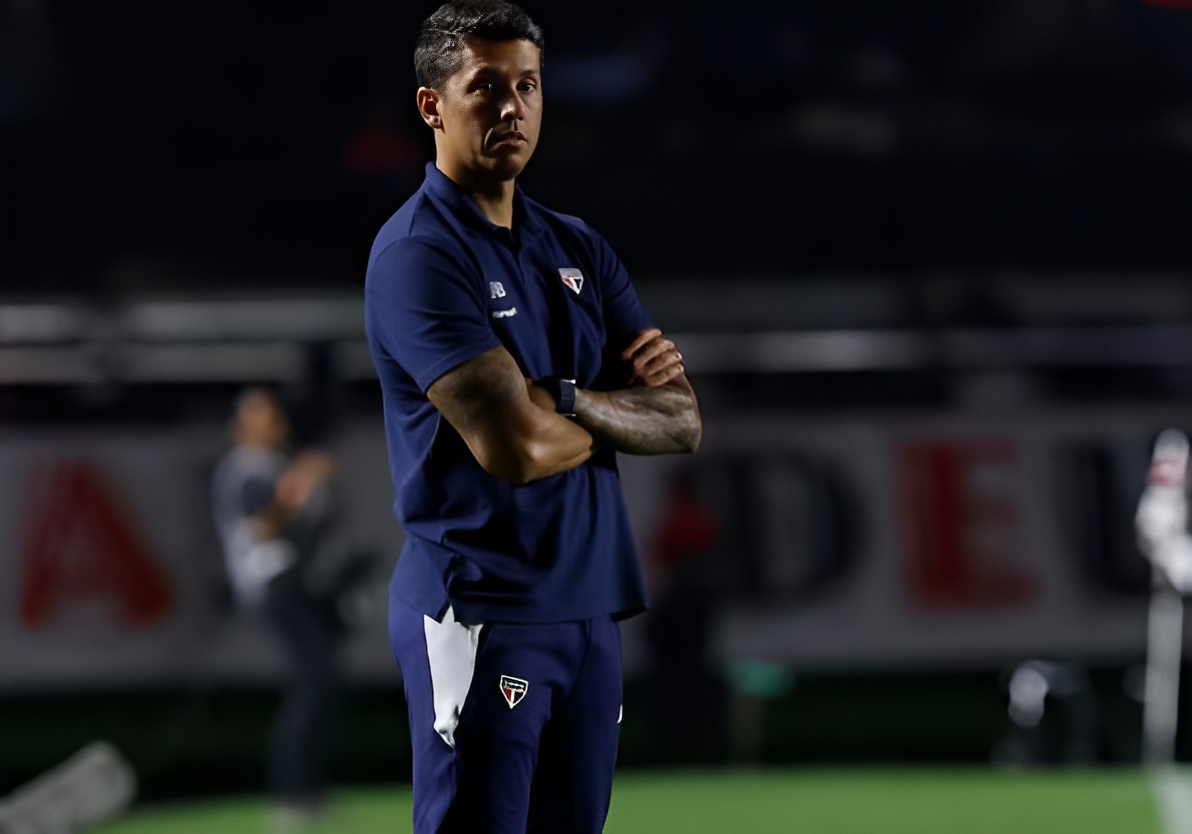 Thiago Carpini se pronuncia após demissão