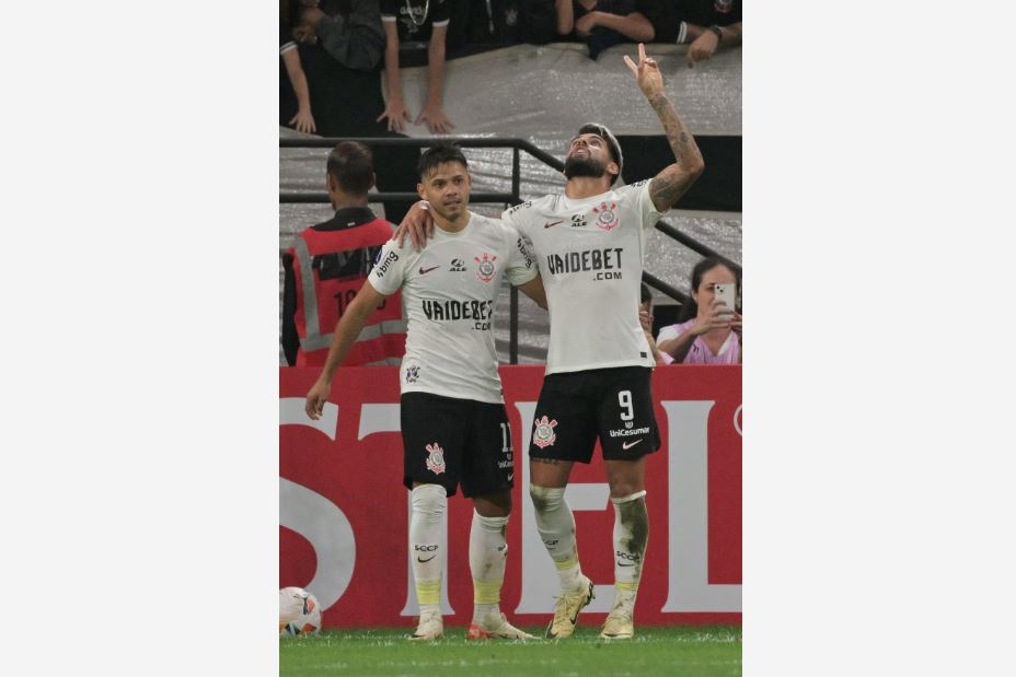 Romero e Yuri Alberto conduziram Corinthians à goleada sobre o paraguaio Nacional