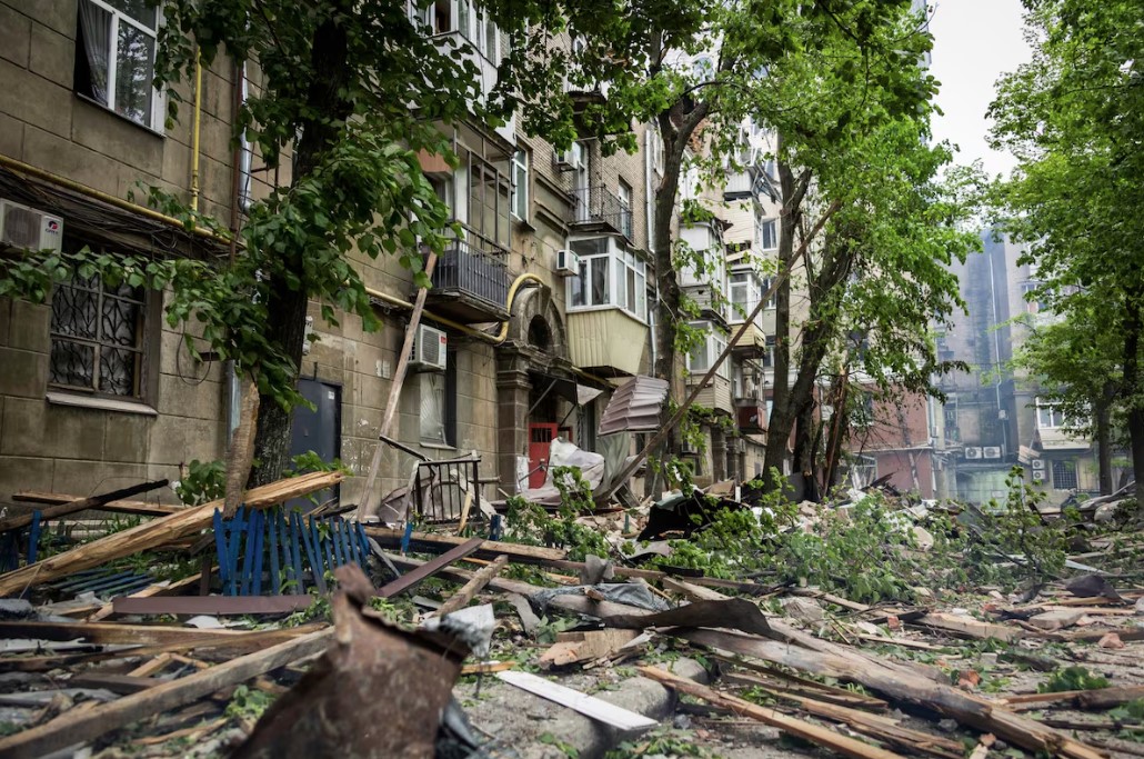 Prédios foram destruídos após um ataque russo em Dnipro, Ucrânia 