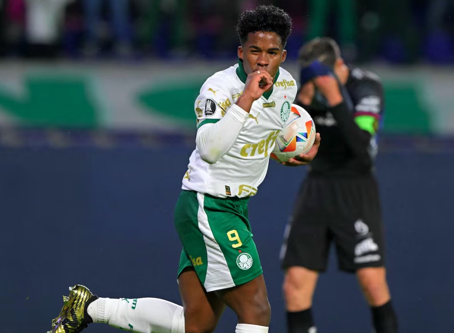 Endrick volta a marcar um gol pelo Palmeiras após sete jogos