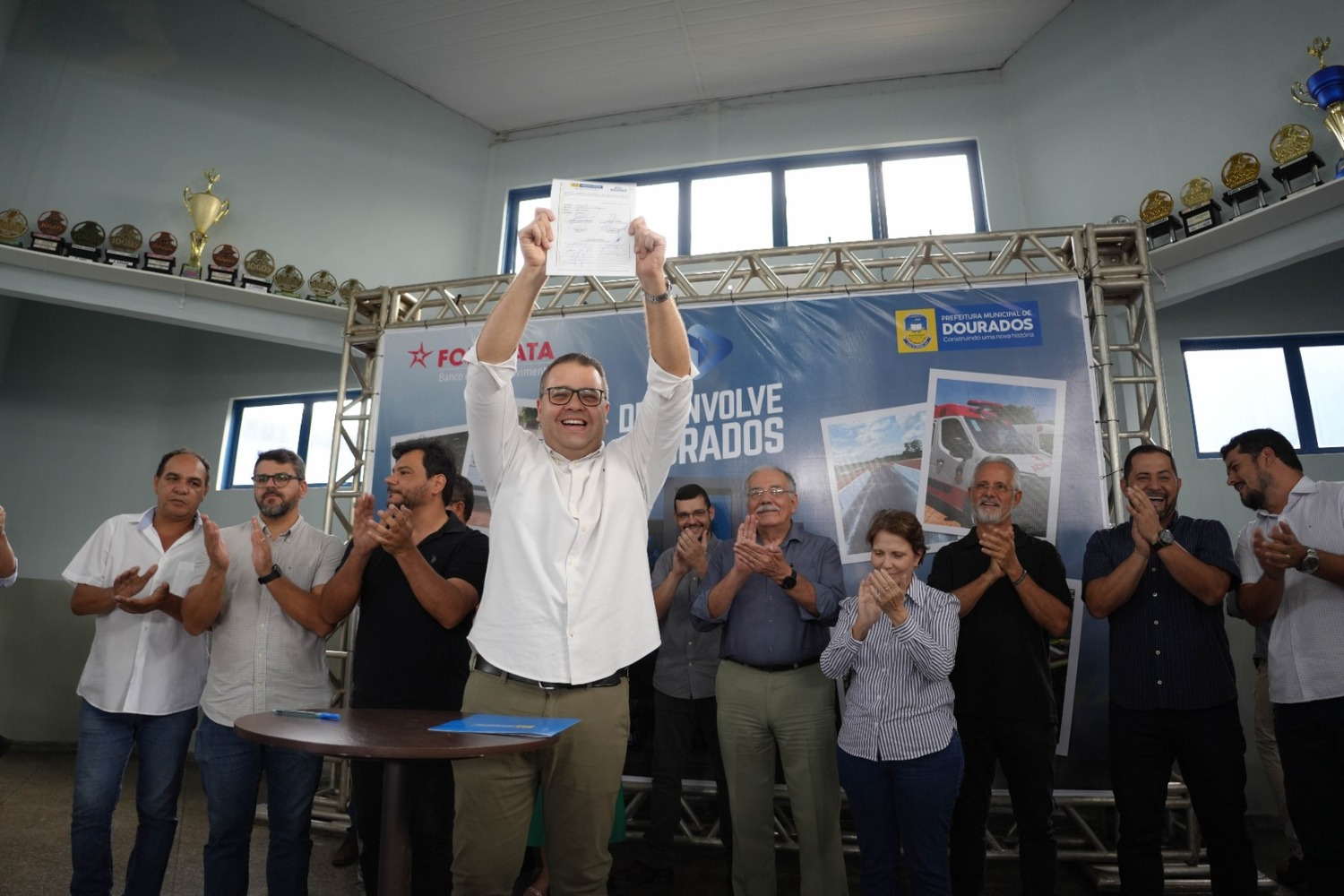 As assinaturas ocorreram na CCI André's Chamorro e contaram com a presença da senadora Tereza Cristina e o deputado federal dr. Luiz Ovando