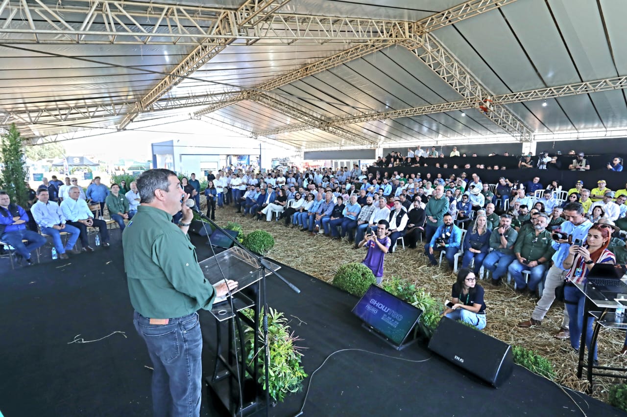 O governador Eduardo Riedel participou nesta manhã da abertura do evento e destacou o empenho da Fundação MS no desenvolvimento do agronegócio sul-mato-grossense
