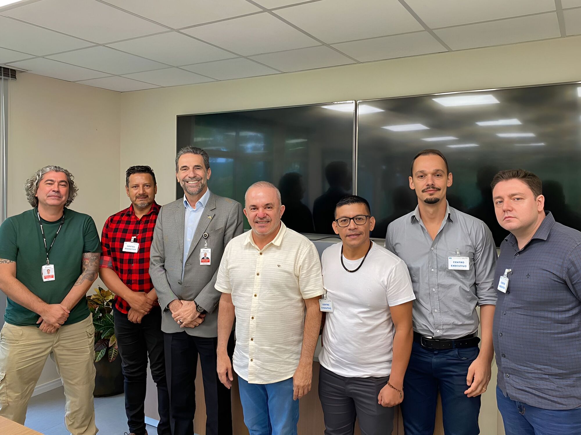 Vander Loubet intermediou a audiência entre o coordenador do Dsei-MS, Lindomar Terena, e o diretor-geral brasileiro da Itaipu Binacional, Enio Verri, para discutir o financiamento do projeto.