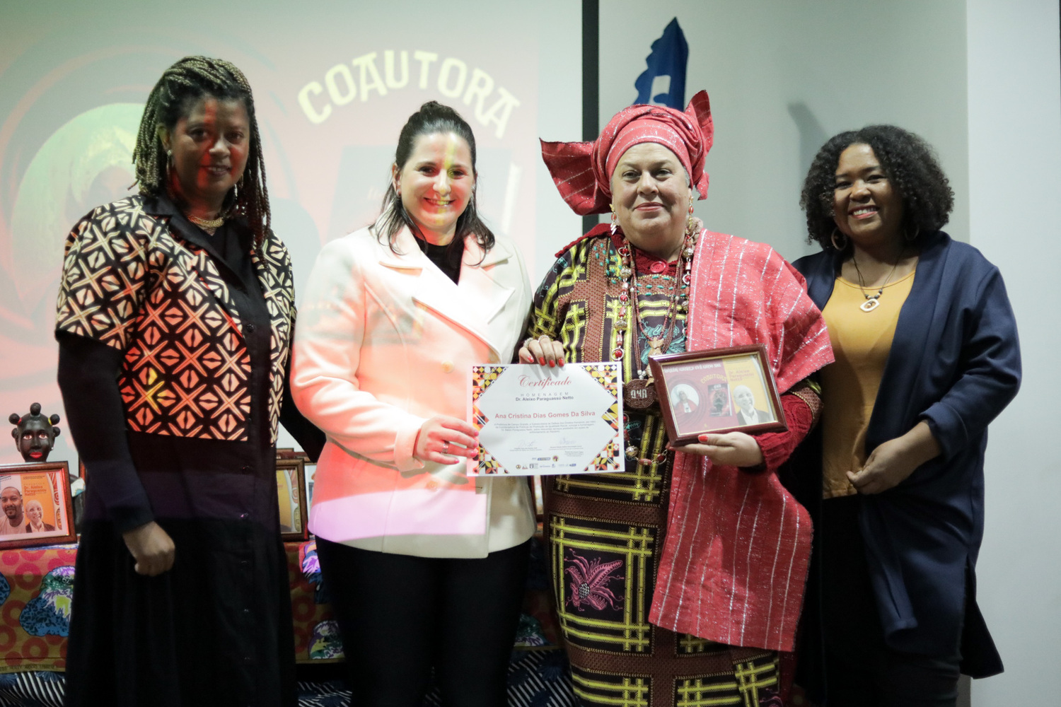 A assistente social Ana Cristina da Silva recebeu homenagem