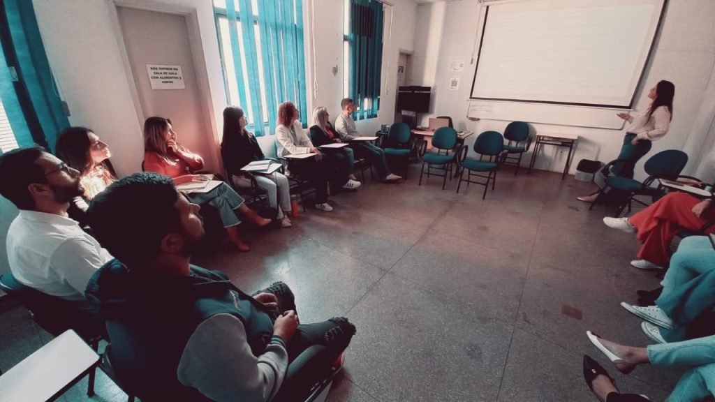 O curso de Oratória, com carga horária de 20 horas/aula, segue até o dia 22 