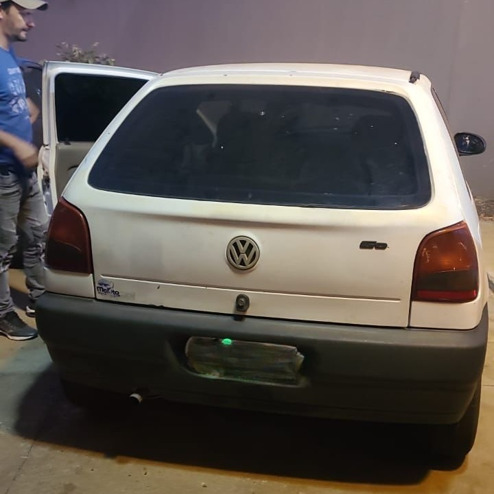 O carro apreendido durante operação