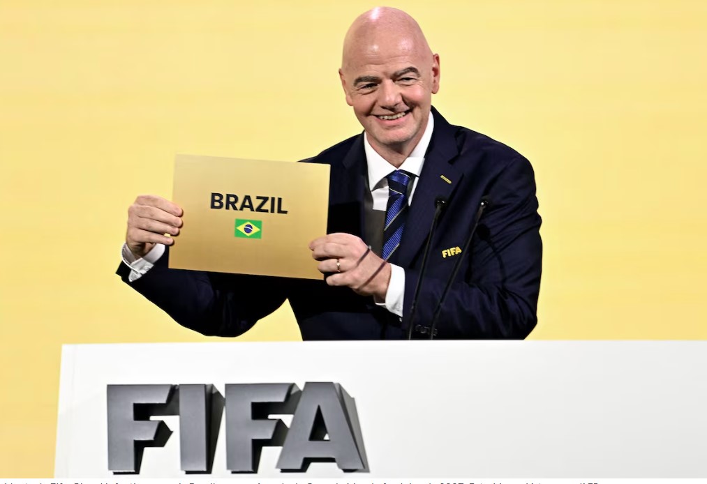 Presidente da Fifa, Gianni Infantino anuncia Brasil como país-sede da Copa do Mundo feminina de 2027.