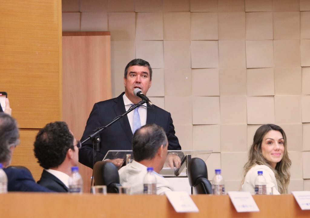 Governador discursa na abertura do simpósio