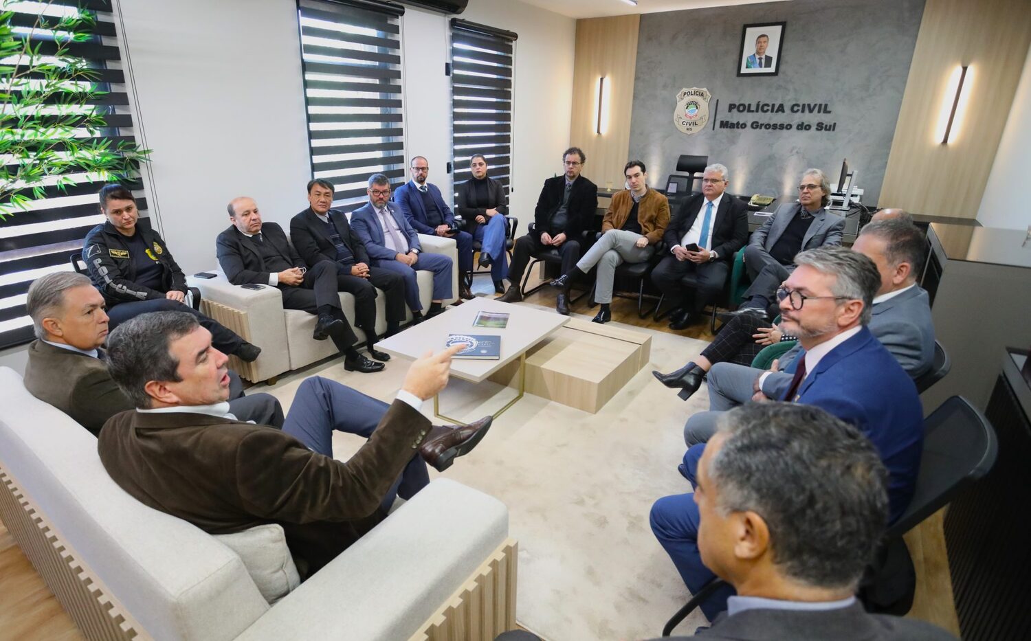 O encontro contou com a participação dos secretários Antonio Carlos Videira (Sejusp) e Rodrigo Perez (Segov), além dos membros da nova diretoria e do Conselho Superior