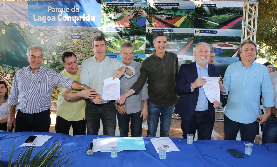 Autoridades durante evento em Aquidauana 
