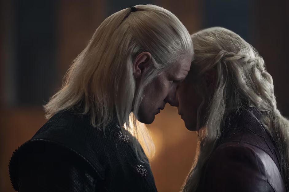O Príncipe Daemon (Matt Smith) é o principal aliado da rainha Rhaenyra (Emma D'Arcy)
