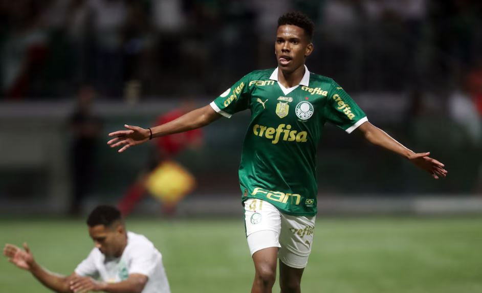 Estêvão brilhou mais uma vez na vitória do Palmeiras
