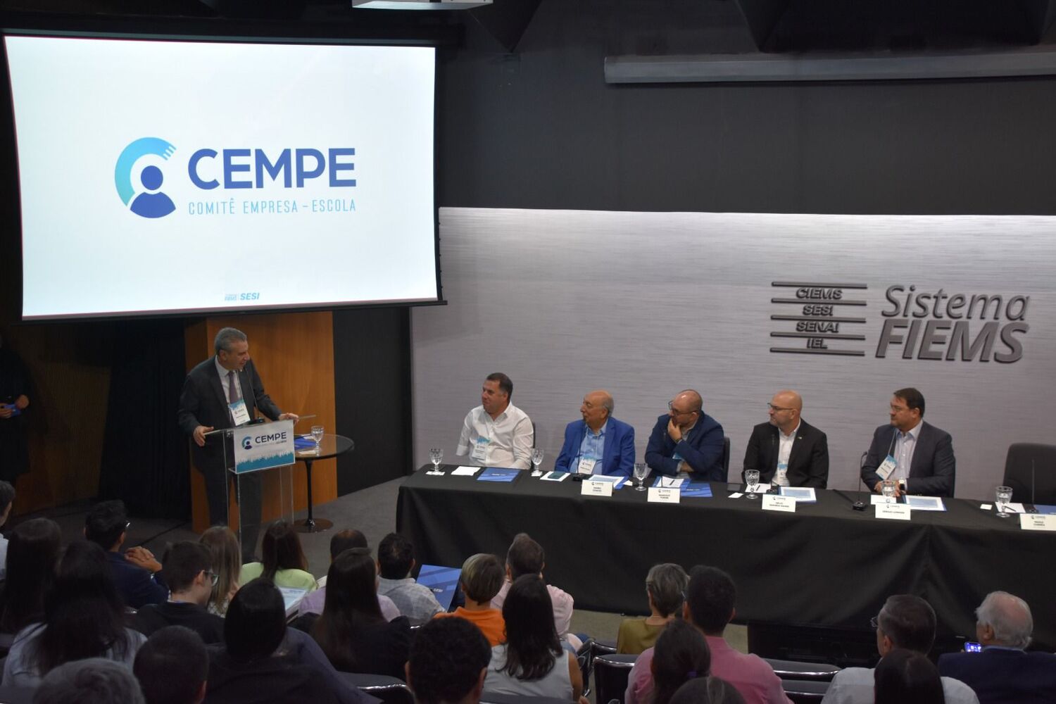 Deputado destacou que educação profissionalizante é crucial para atender à demanda cada vez maior por mão de obra qualificada em MS