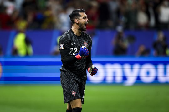 Diogo Costa foi eleito o homem do jogo