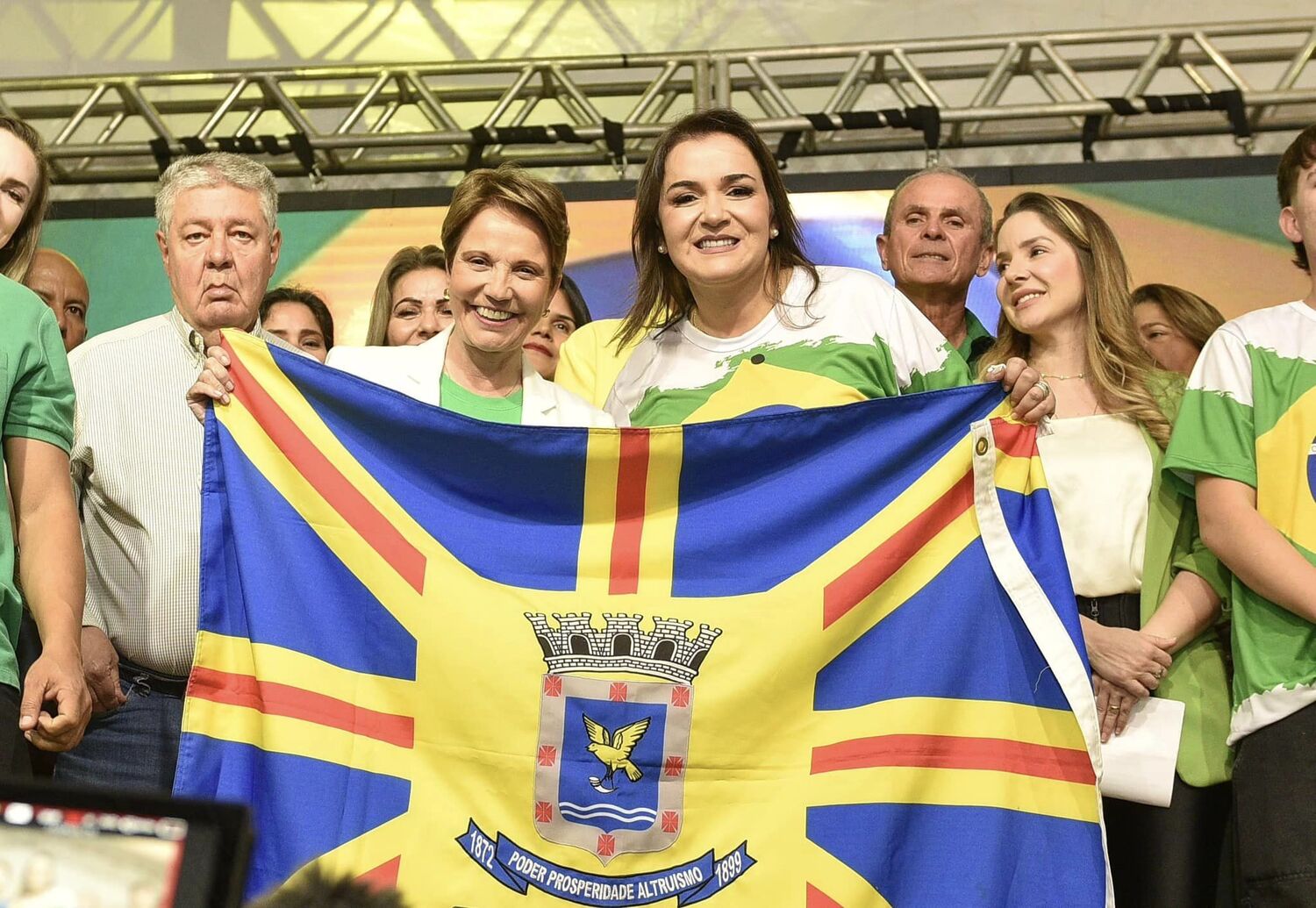 Adriane esteve ao lado dos aliados Tereza Cristina, Luiz Ovando e Lídio Lopes durante o evento de lançamento da pré-candidatura