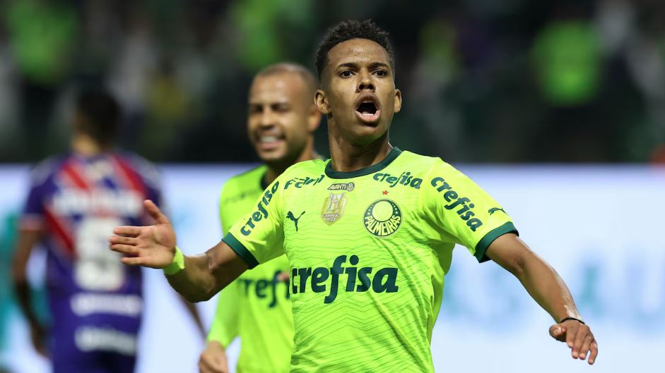 Estêvão decidiu de novo em vitória do Palmeiras no Brasileirão