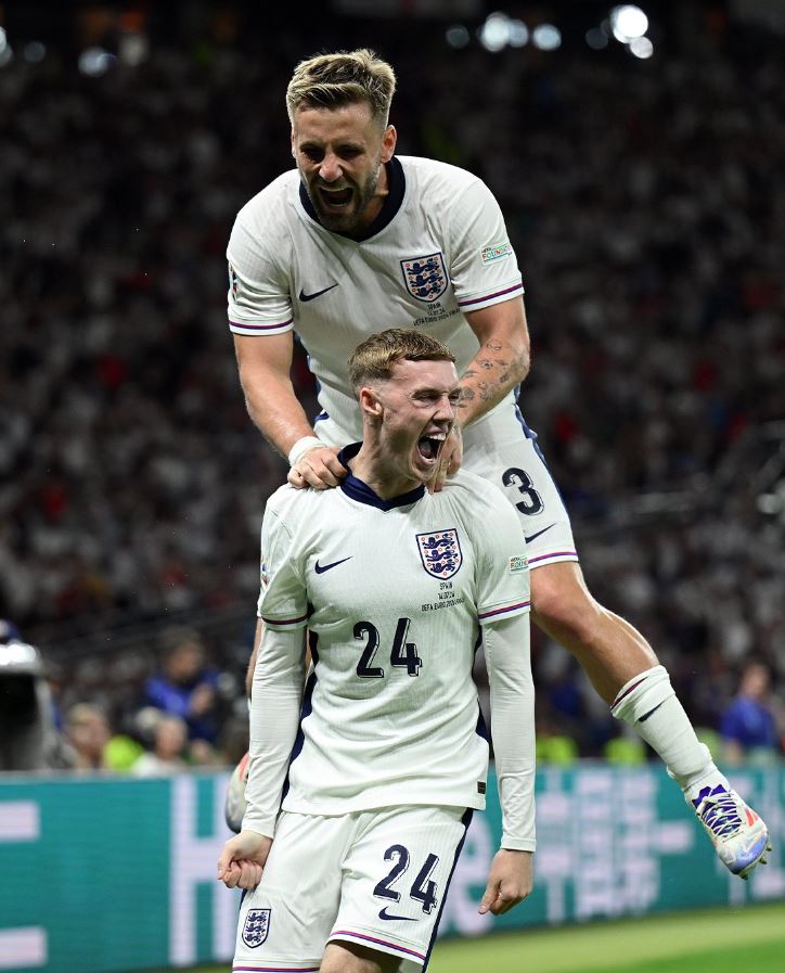 Cole Palmer chegou a empatar para os ingleses
