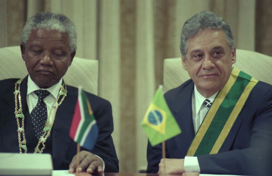 Fernando Henrique Cardoso e Nelson Mandela, em encontro no Palácio Presidencial de Pretória, na África do Sul