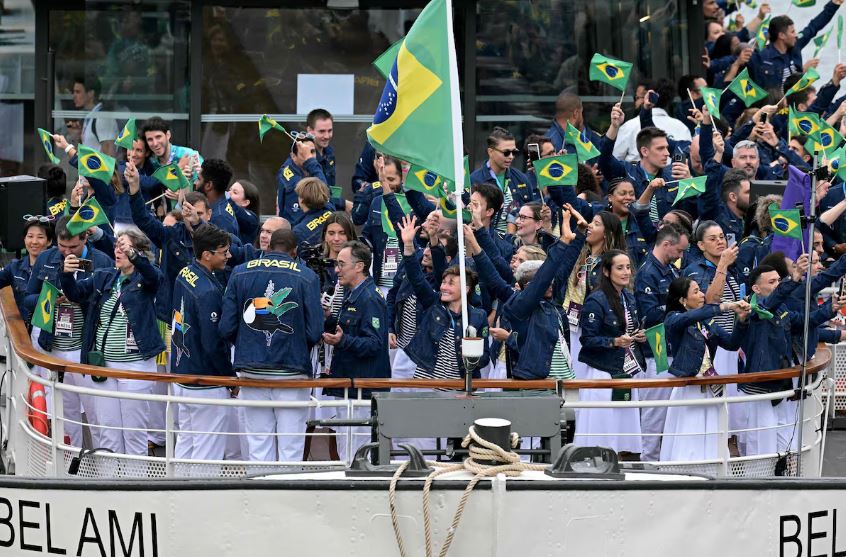 Delegação do Brasil na cerimônia de abertura da Olimpíada de Paris 2024