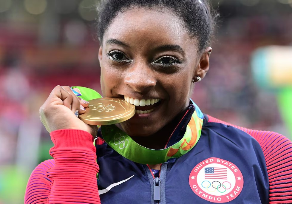 Simone Biles deve acumular mais ouros para a sua coleção na ginástica artística 