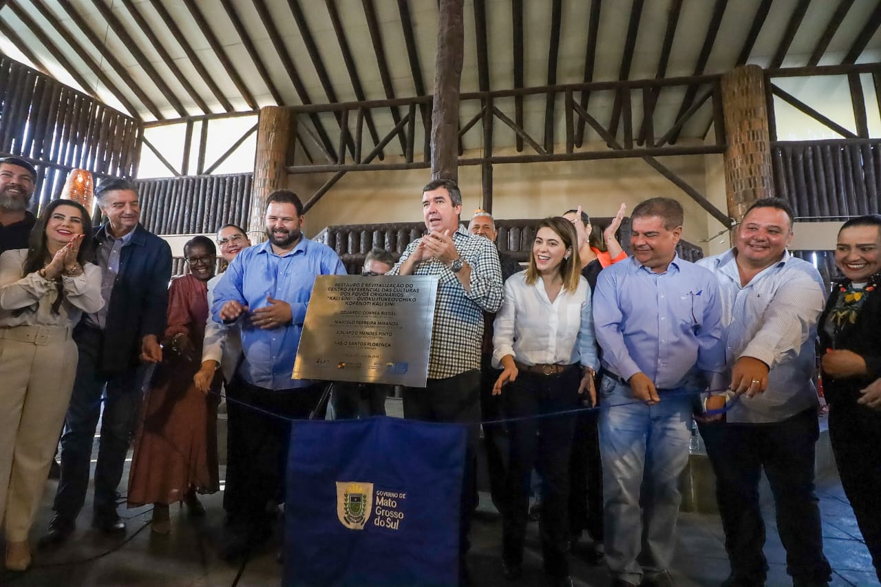 O governador também entregou a obra da Escola Municipal Professor Alfredo Anésio Pinto, que fica na aldeia indígena Cachoeirinha