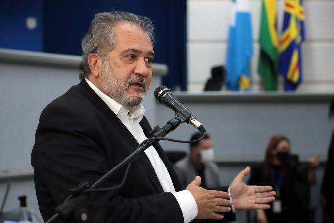O diretor-presidente da Águas Guariroba, Themis de Oliveira (Foto: Izaias Medeiros)